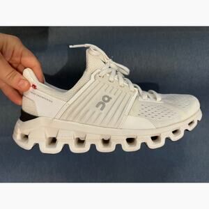 On Women's Cloudswift Sneakers Athletic Running Shoes Size 7.5 EUC!